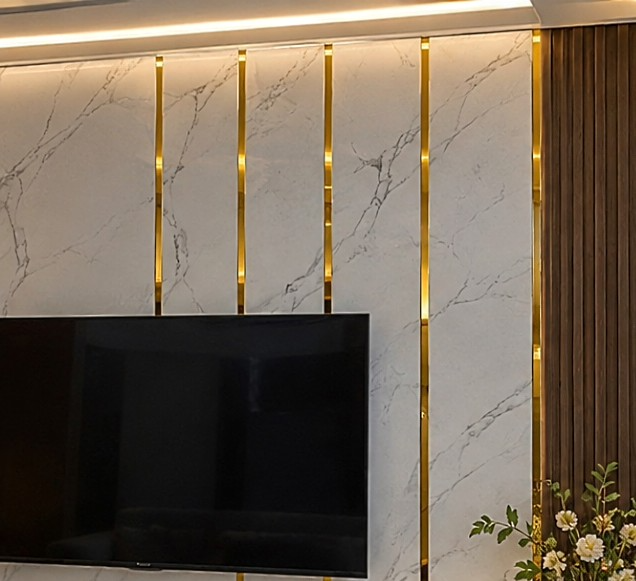 Golden Mirror Acrylic Strip